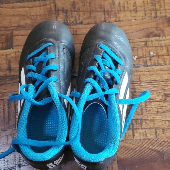 Shoes - Picture 1 of 3